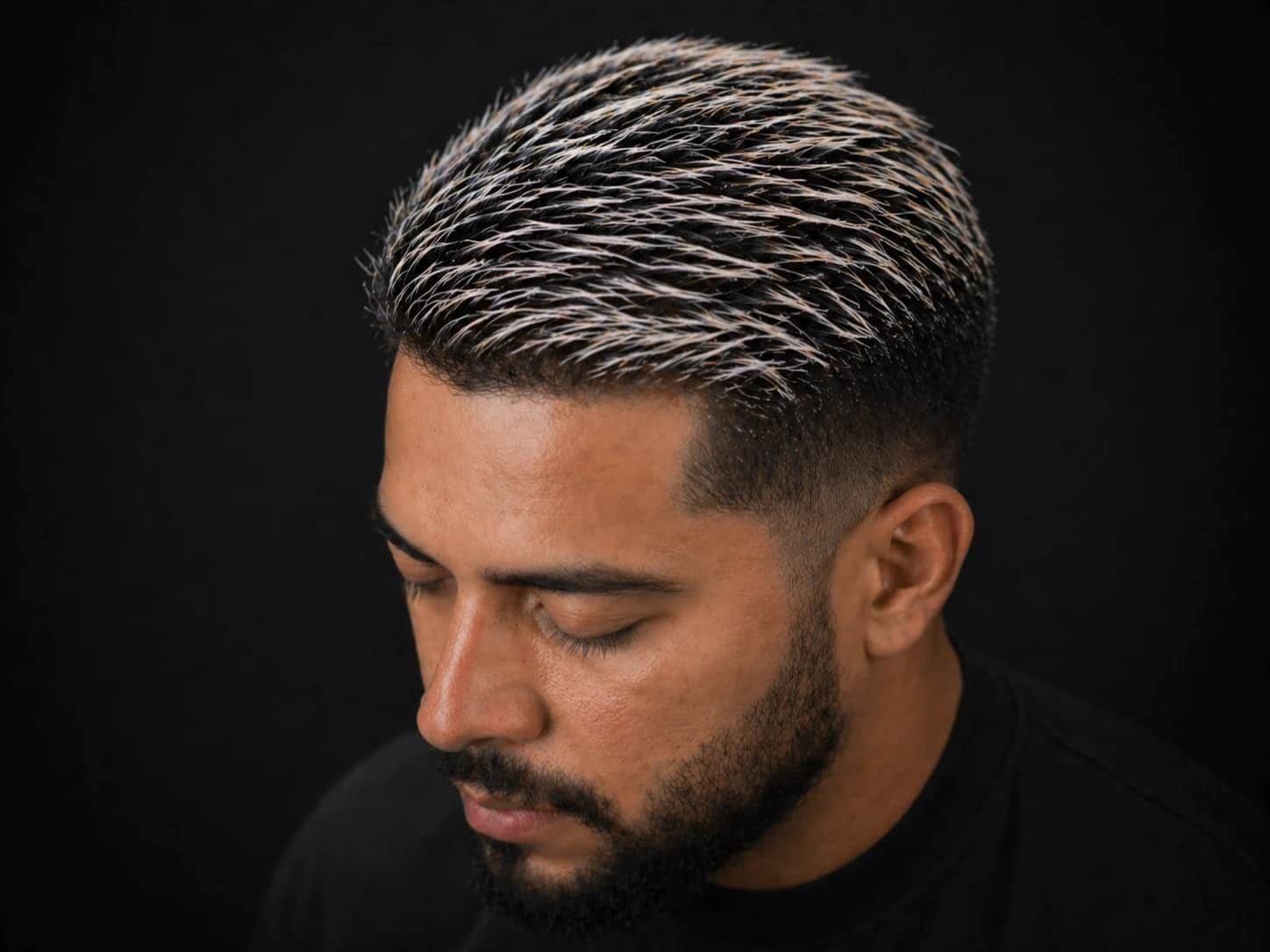 Luzes e mechas masculinas feitas na Barbearia Tramontta em Joinville